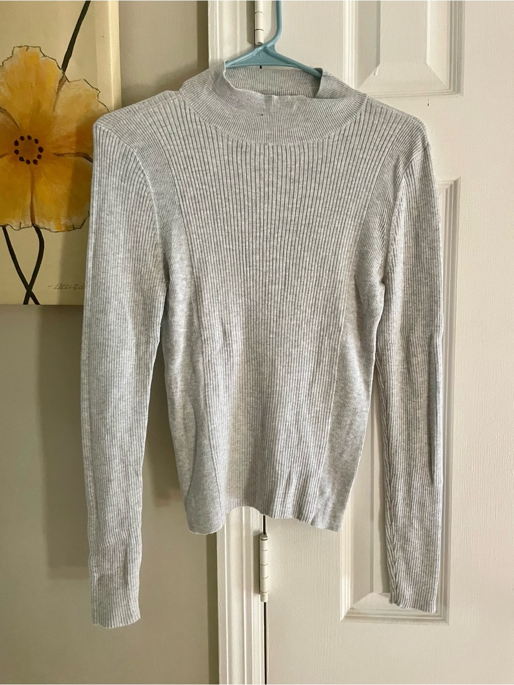 American Eagle Outfitters Light Gray Ribbed Mock Neck Sweater